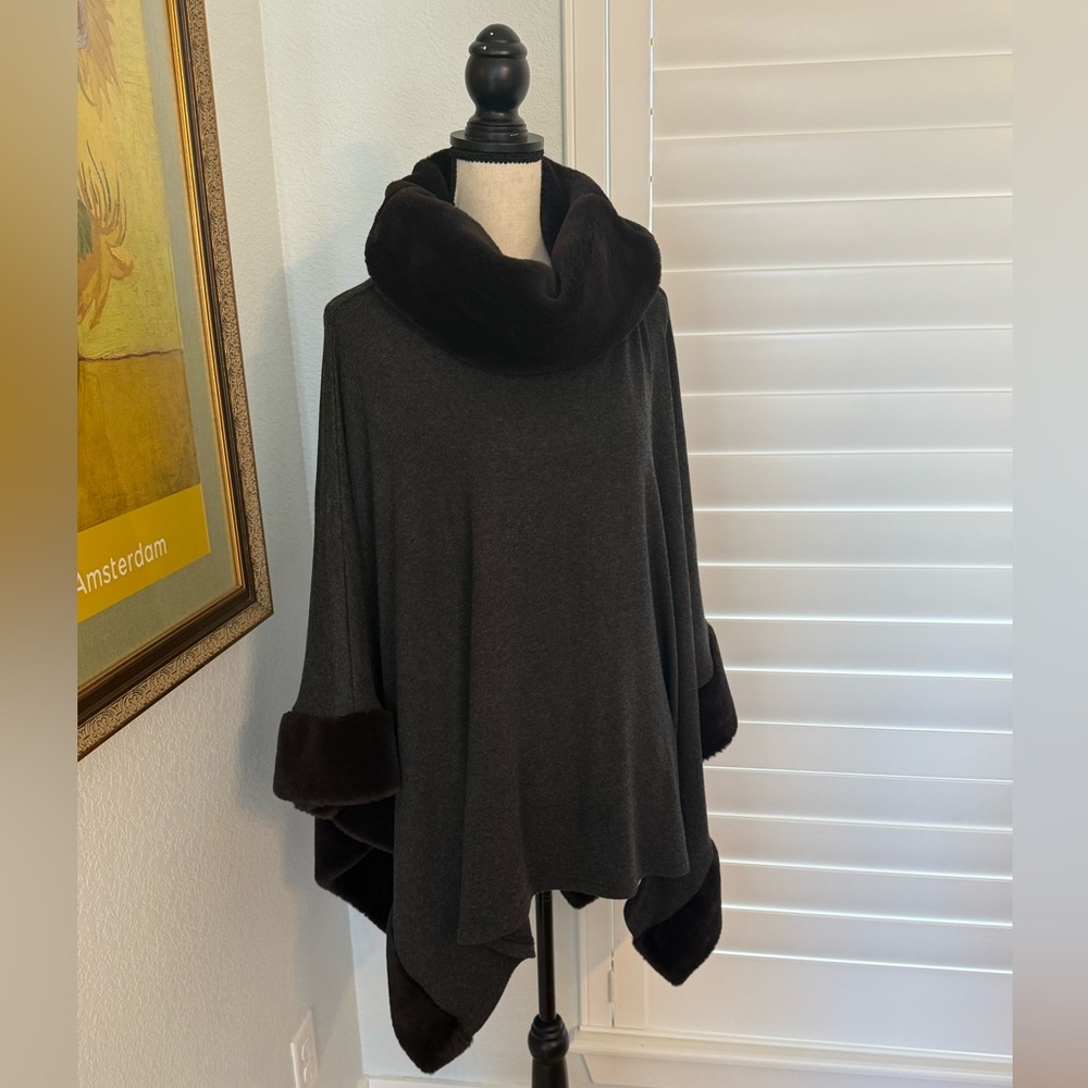 Fur trimmed women’s winter cape